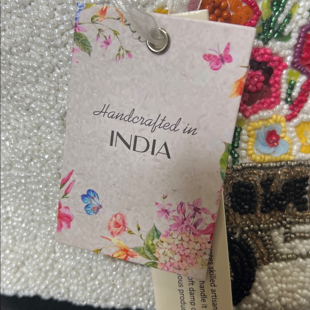 From India To You | Farmers Market Beaded Flower Truck Butterfly Bag 💐🦋🛻 - Picture 3 of 13